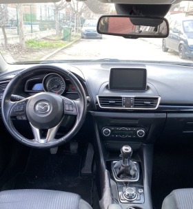 Mazda 3 1.5i Skay Active , снимка 10 - Автомобили и джипове - 44793410