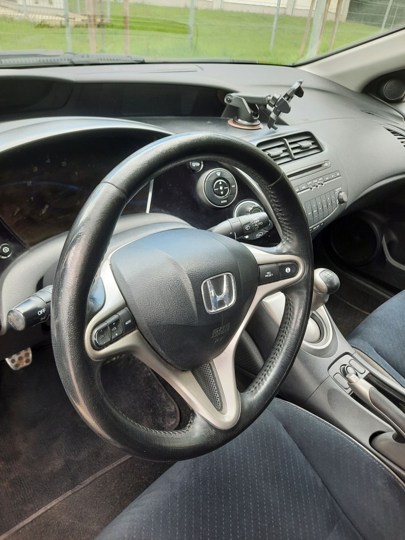 Honda Civic 1.4 i-VTEC, 6 скор., снимка 10 - Автомобили и джипове - 45962406