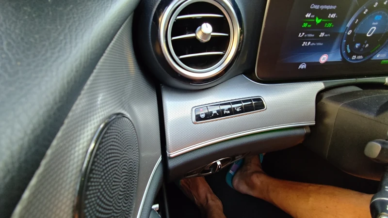 Mercedes-Benz E 350 e плъг ин, Дист+ HUD, 360, Mem, LED, WIDESCREEN, снимка 8 - Автомобили и джипове - 50213458