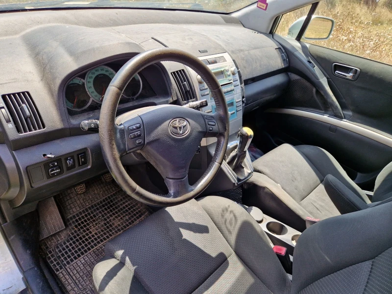 Toyota Corolla verso 2.0 D-4D, снимка 6 - Автомобили и джипове - 48517325