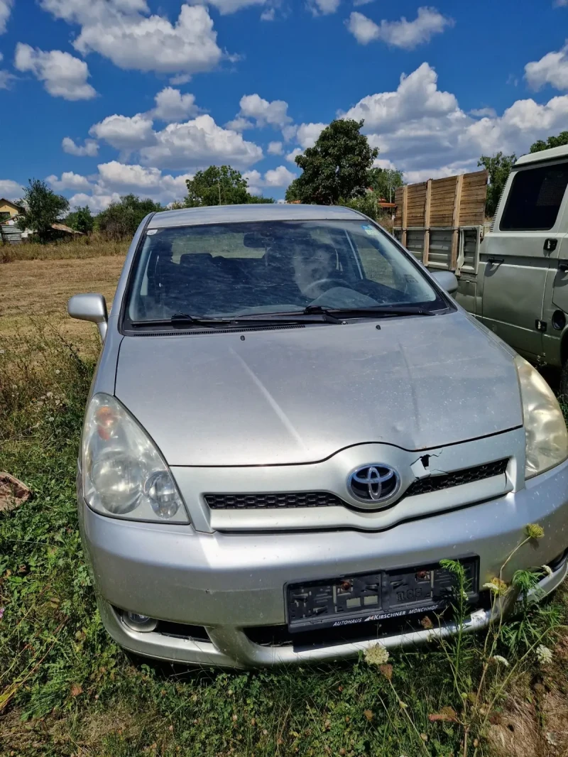 Toyota Corolla verso 2.0 D-4D, снимка 1 - Автомобили и джипове - 48517325