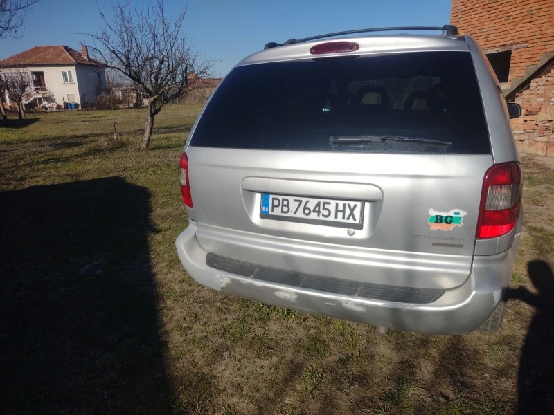 Chrysler Voyager 2.5 crd, снимка 4 - Автомобили и джипове - 49026452