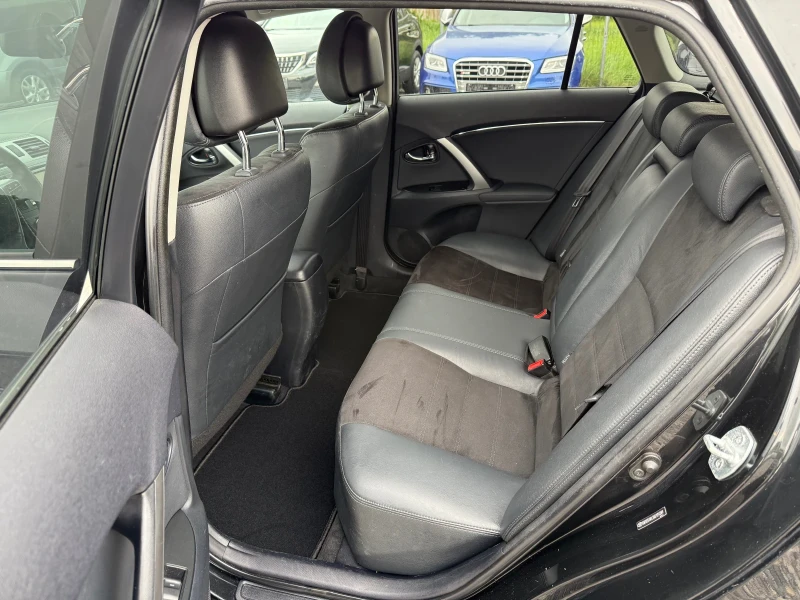 Toyota Avensis Facelift2014г. 2.0 D-4D(124 кс)Кожа/Подгрев/Камера, снимка 13 - Автомобили и джипове - 50049804