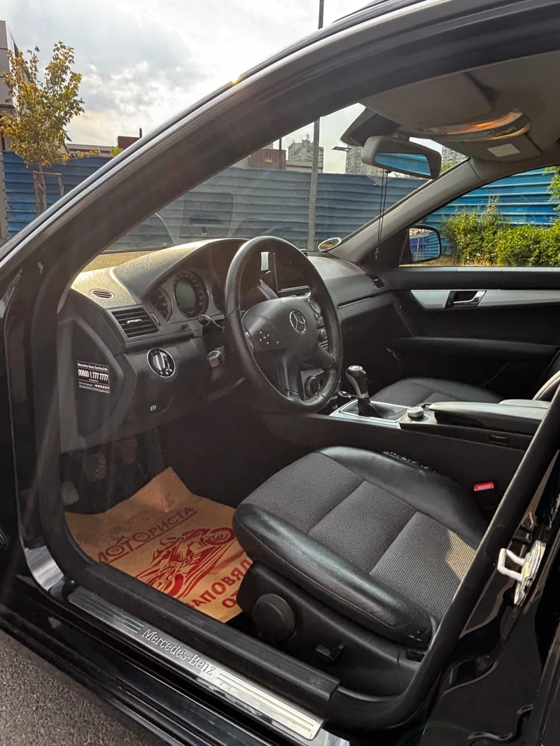 Mercedes-Benz C 200 Avangarde, снимка 7 - Автомобили и джипове - 52540579