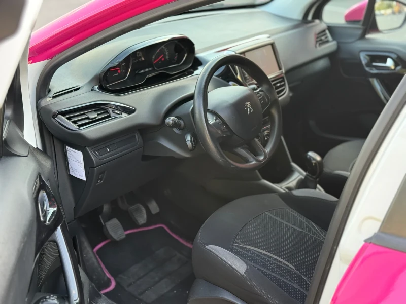 Peugeot 208 Автопилот* климатроник* ИДЕАЛНИЯ АВТОМОБИЛ ЗА ЖЕНА, снимка 8 - Автомобили и джипове - 51299899