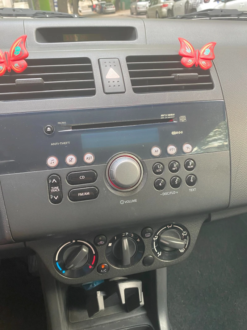 Suzuki Swift, снимка 11 - Автомобили и джипове - 51433460