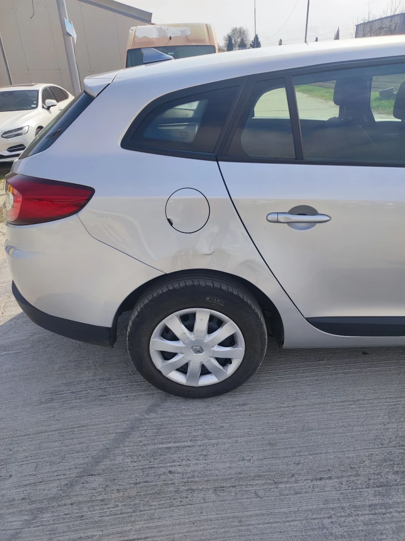 Renault Megane, снимка 7 - Автомобили и джипове - 51710375