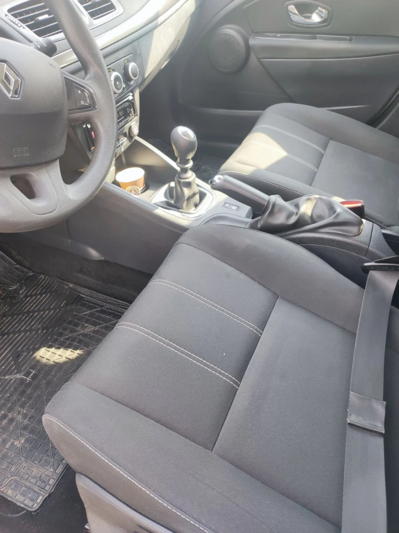 Renault Megane, снимка 8 - Автомобили и джипове - 51710375