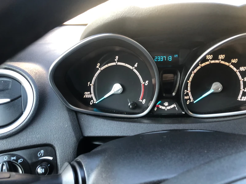 Ford Fiesta 1.6 DTCI ECOnetic, снимка 11 - Автомобили и джипове - 52091125