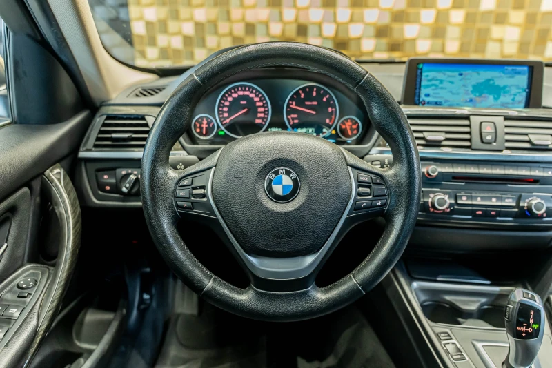 BMW 320 d xDrive, снимка 16 - Автомобили и джипове - 52414452