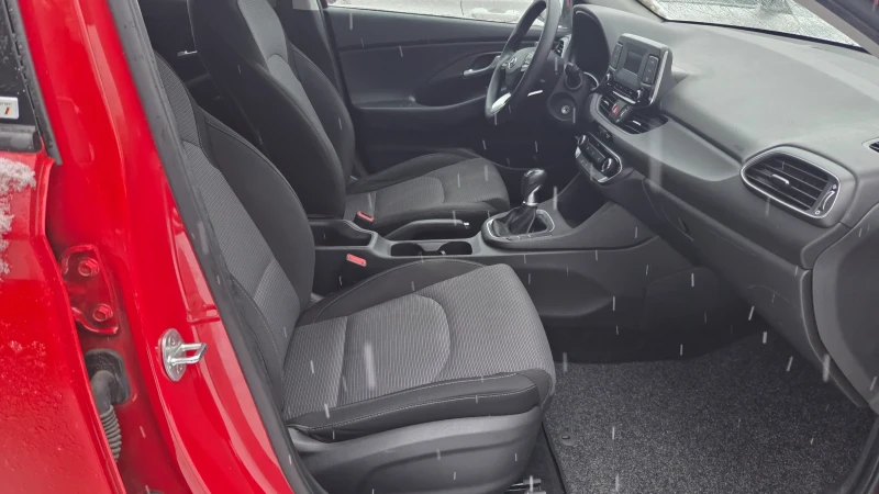 Hyundai I30 1.5. DPI комби, снимка 7 - Автомобили и джипове - 52972656