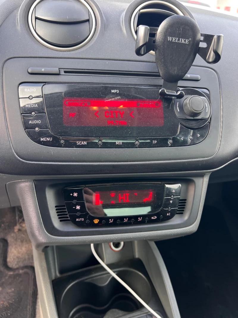 Seat Ibiza Copa Edition / Сменени вериги / подгрев седалки / , снимка 9 - Автомобили и джипове - 53091004