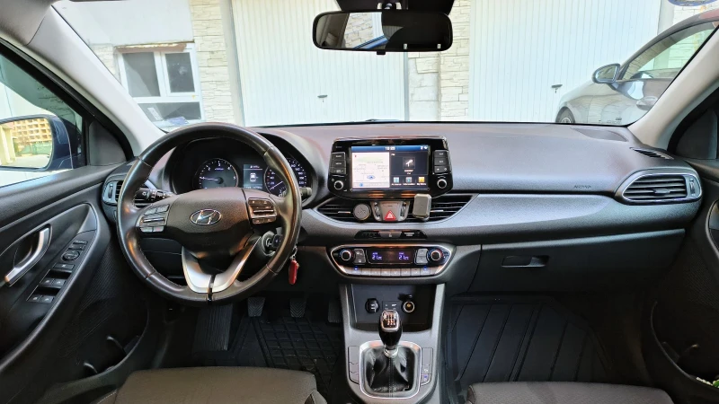 Hyundai I30 1.6 CRDI 110hp EURO 6B, снимка 10 - Автомобили и джипове - 53141739