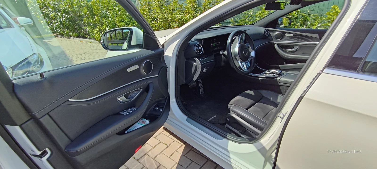 Mercedes-Benz E 300 e плъг ин, AMG, Дист+ ,  LED, WIDESCREEN, Keyless, снимка 3 - Автомобили и джипове - 54221994