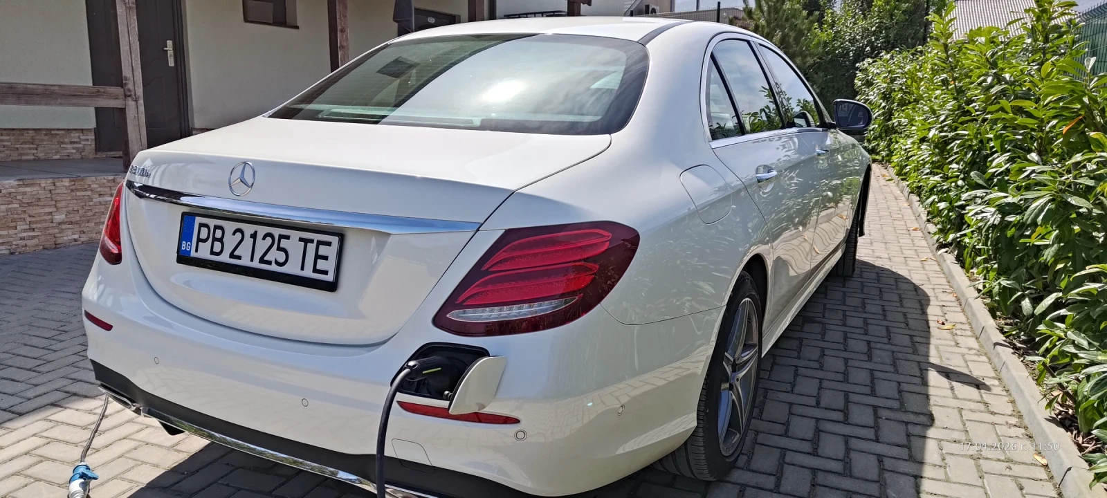 Mercedes-Benz E 300 e плъг ин, AMG, Дист+ ,  LED, WIDESCREEN, Keyless, снимка 7 - Автомобили и джипове - 54221994