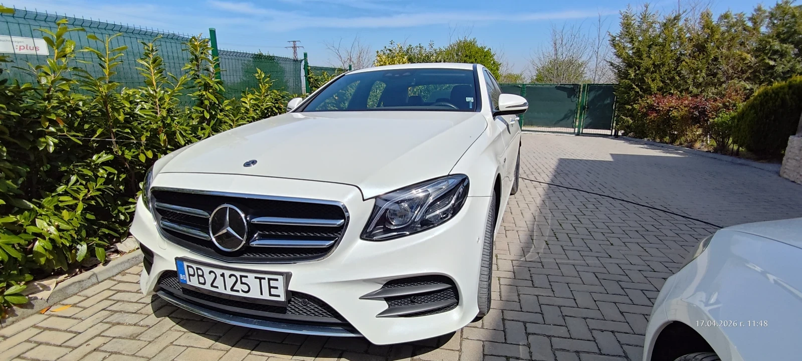 Mercedes-Benz E 300 e плъг ин, AMG, Дист+ ,  LED, WIDESCREEN, Keyless, снимка 2 - Автомобили и джипове - 54221994