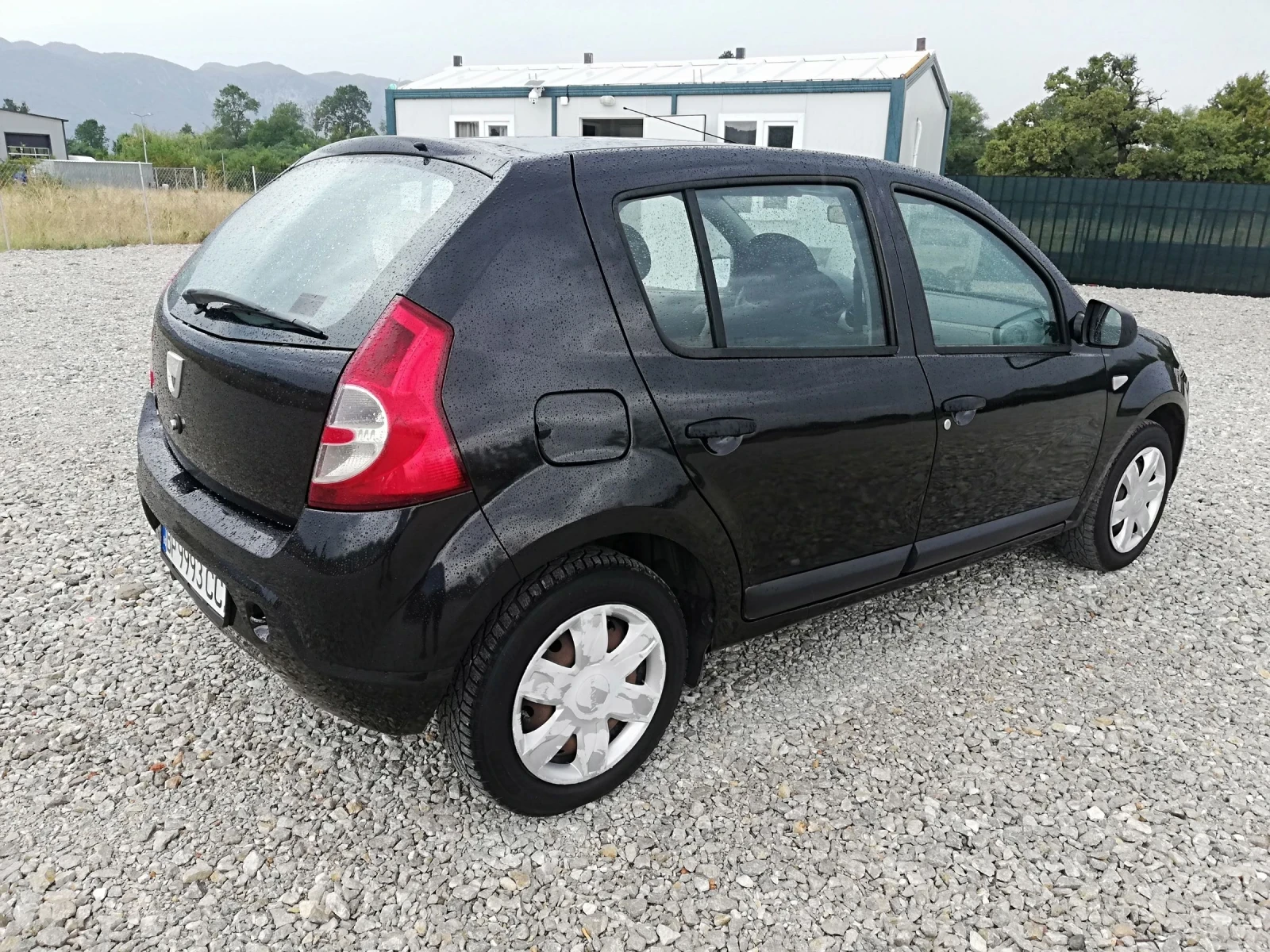 Dacia Sandero 1.4i klima gaz - изображение 6