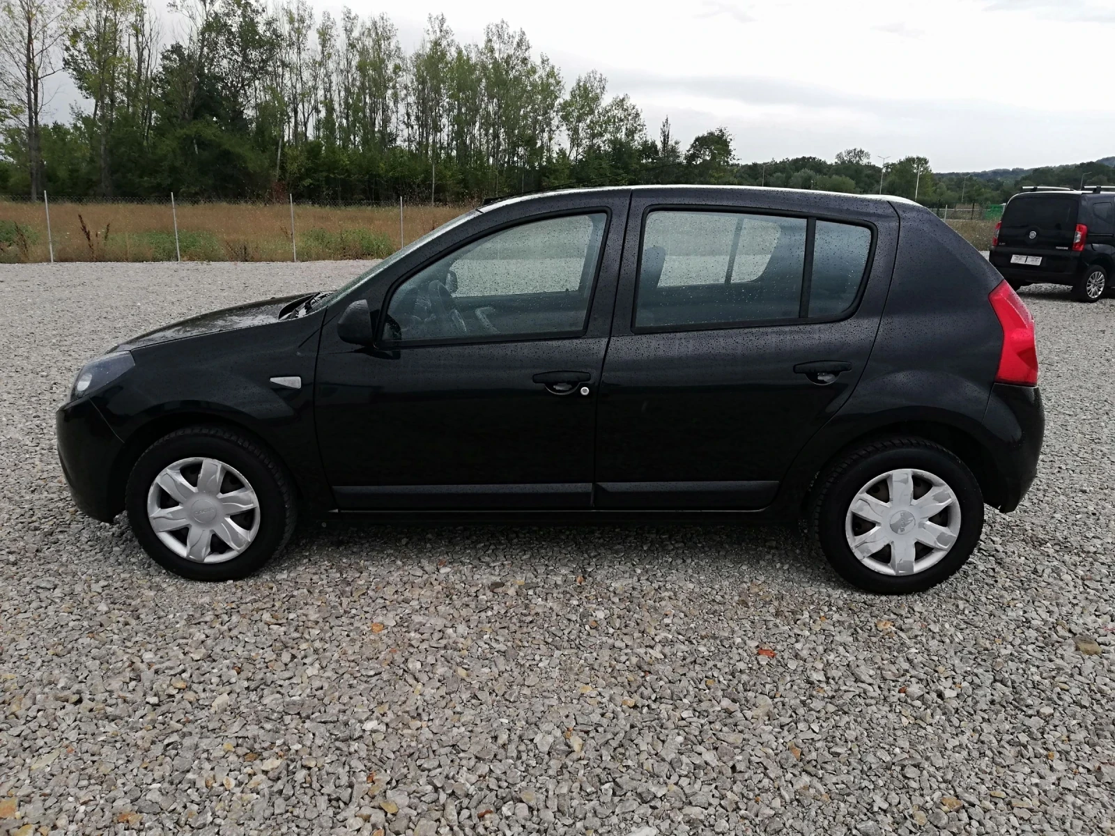 Dacia Sandero 1.4i klima gaz - изображение 3