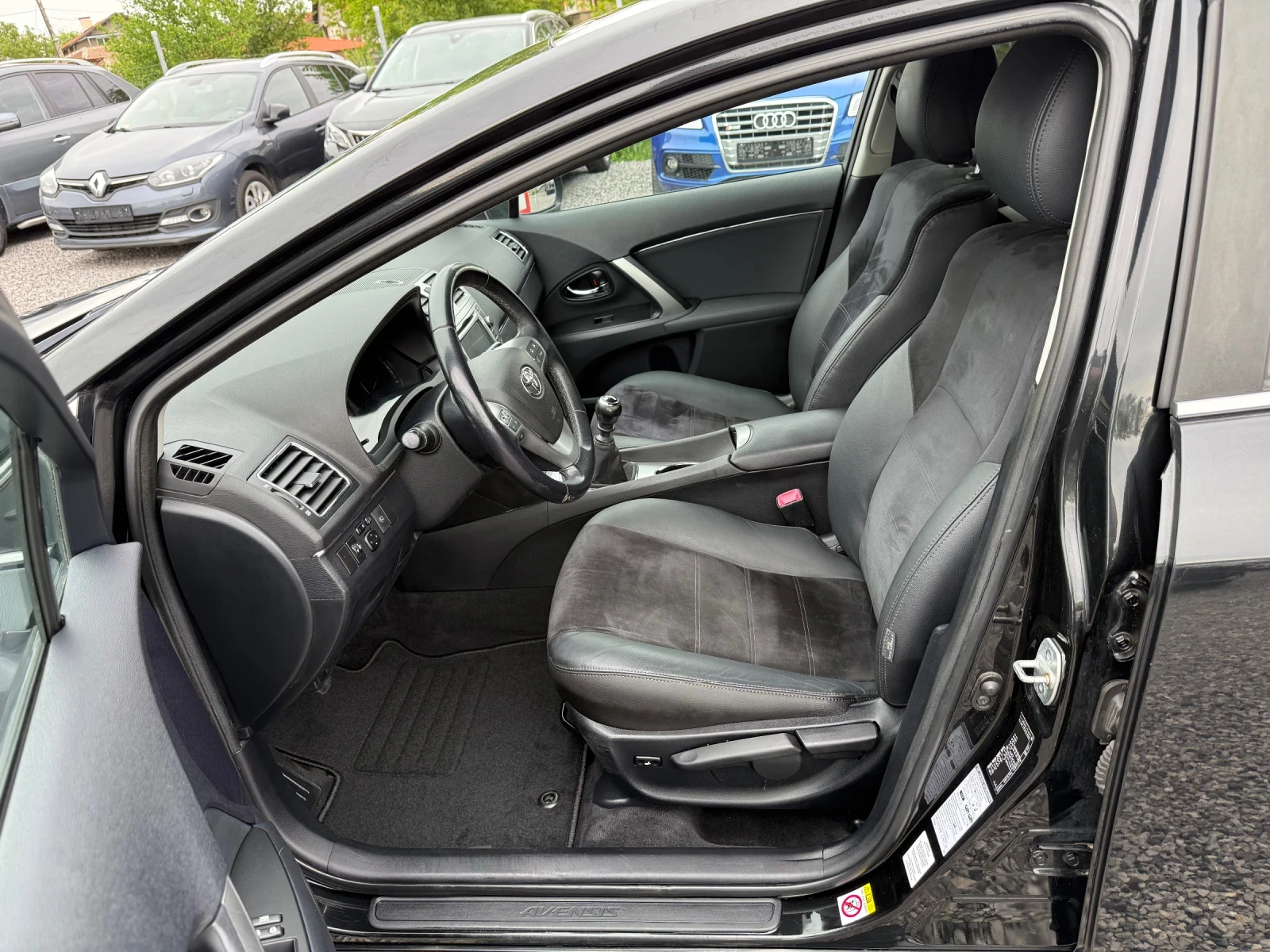 Toyota Avensis Facelift2014г. 2.0 D-4D(124 кс)Кожа/Подгрев/Камера | Mobile.bg — изображение 11