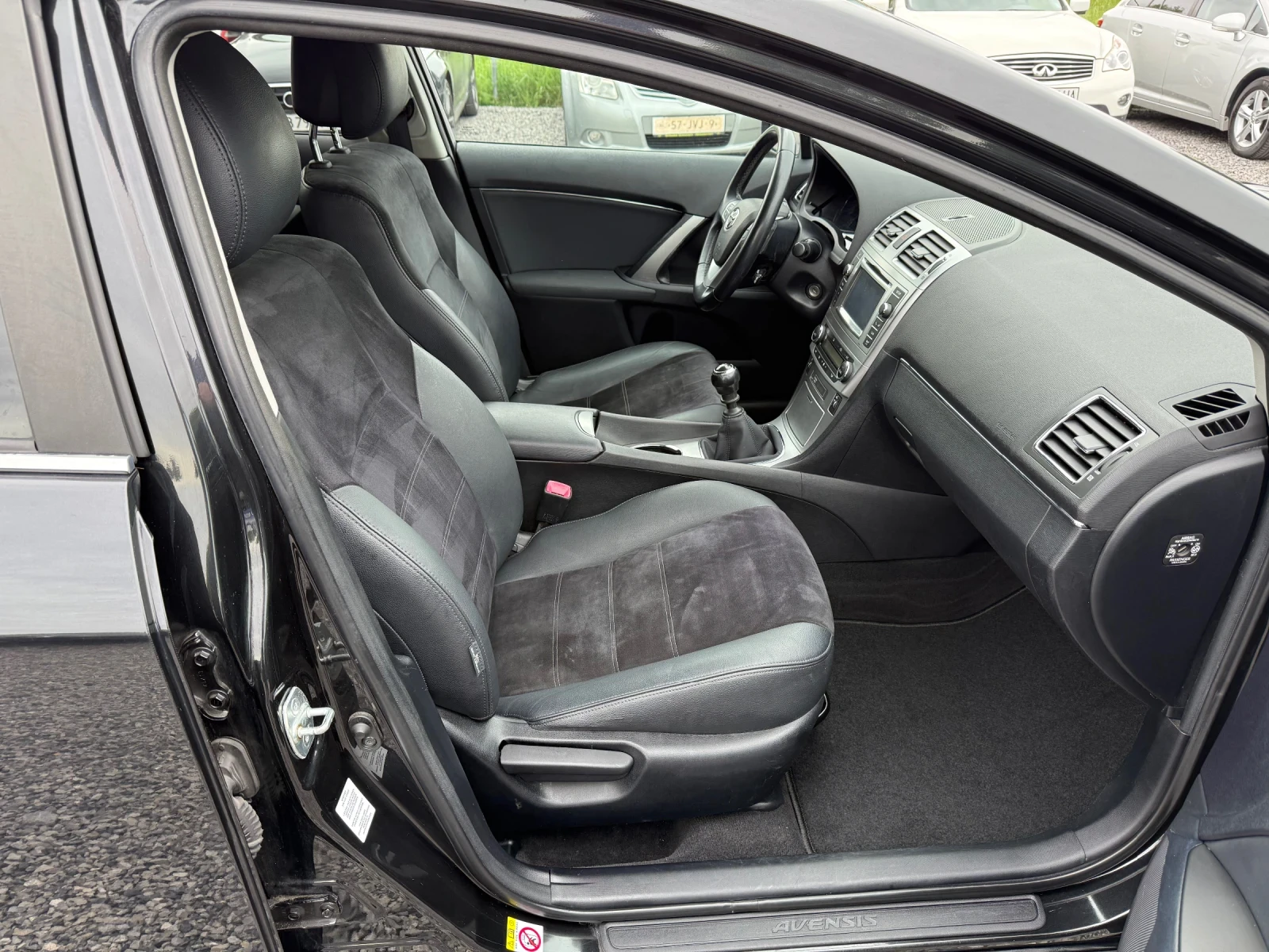 Toyota Avensis Facelift2014г. 2.0 D-4D(124 кс)Кожа/Подгрев/Камера | Mobile.bg — изображение 12
