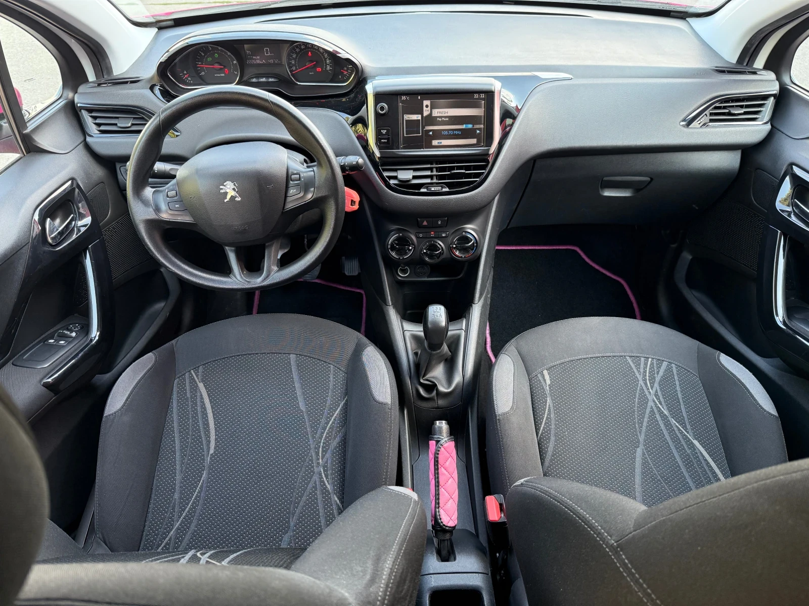 Peugeot 208 Автопилот* климатроник* ИДЕАЛНИЯ АВТОМОБИЛ ЗА ЖЕНА | Mobile.bg — изображение 11