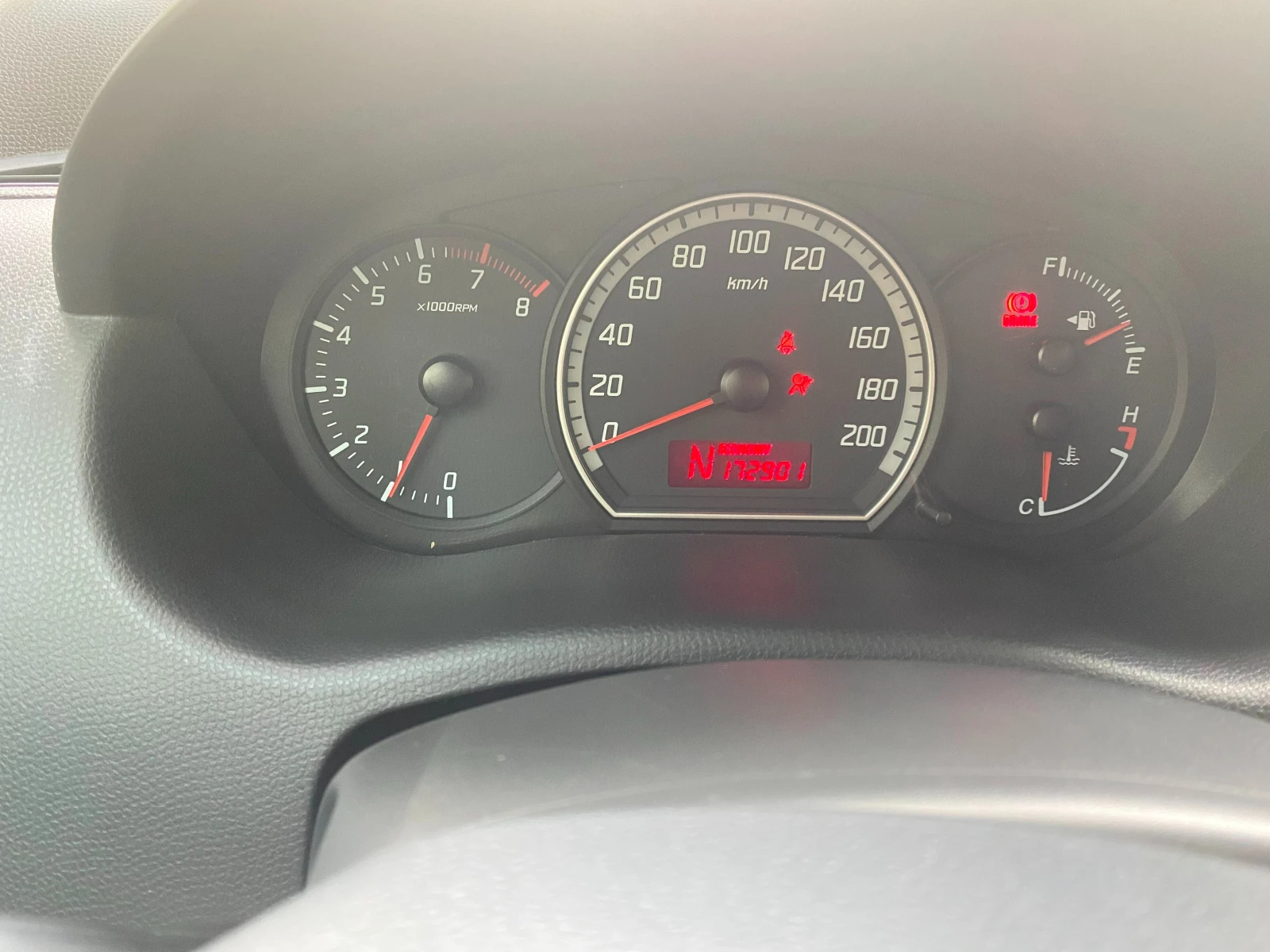 Suzuki Swift  - изображение 8