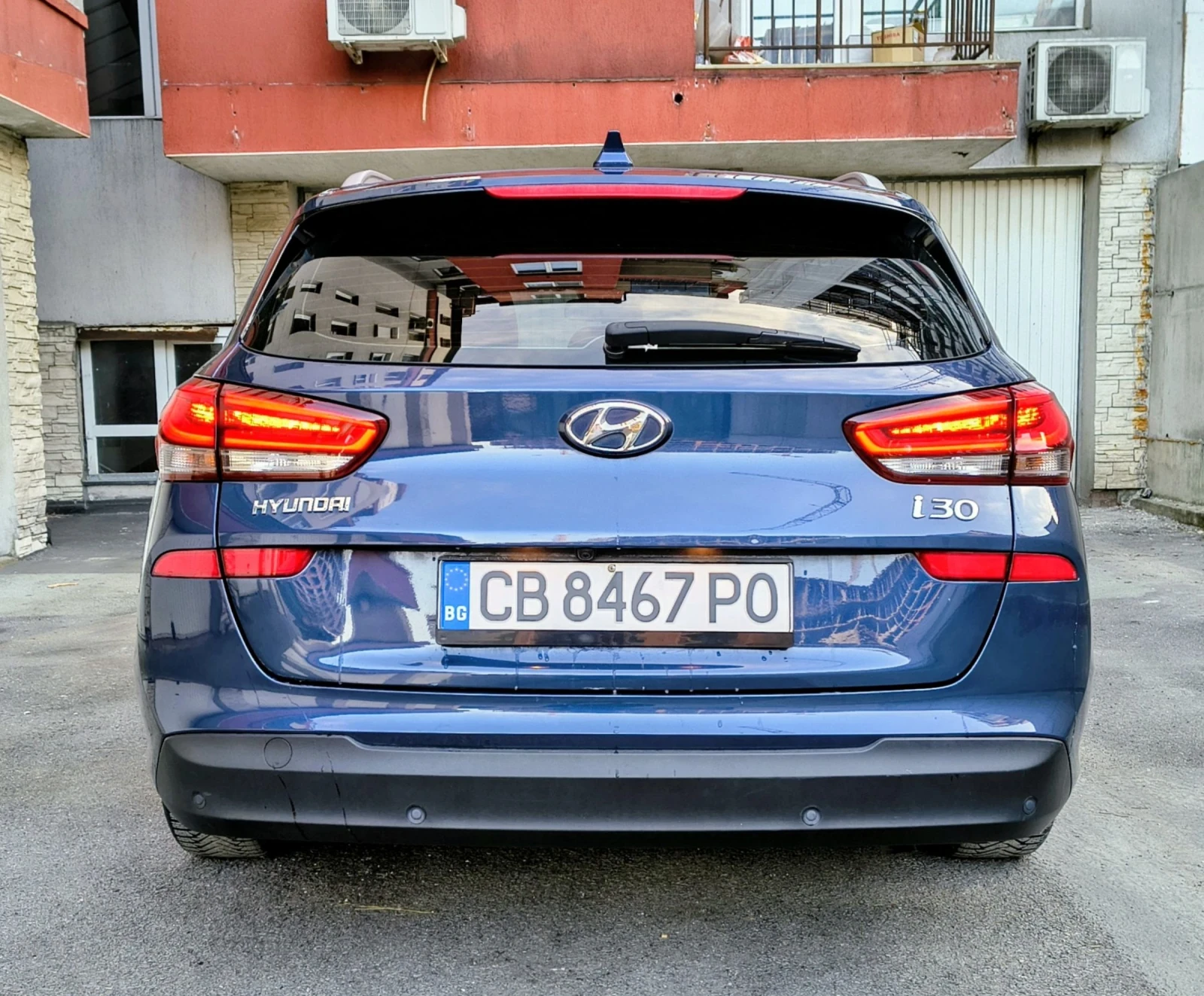 Hyundai I30 1.6 CRDI 110hp EURO 6B - изображение 3