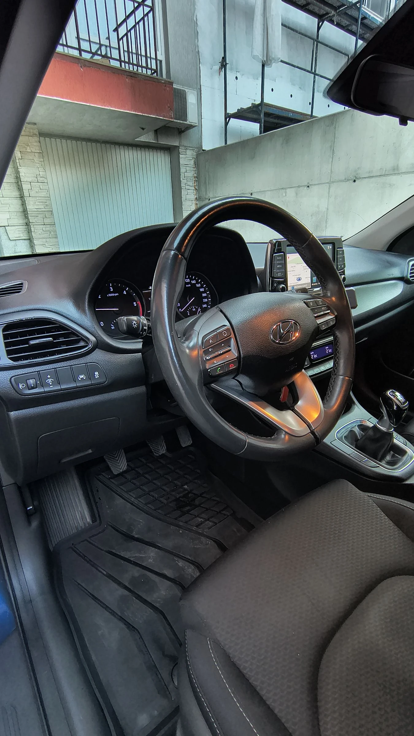 Hyundai I30 1.6 CRDI 110hp EURO 6B - изображение 9