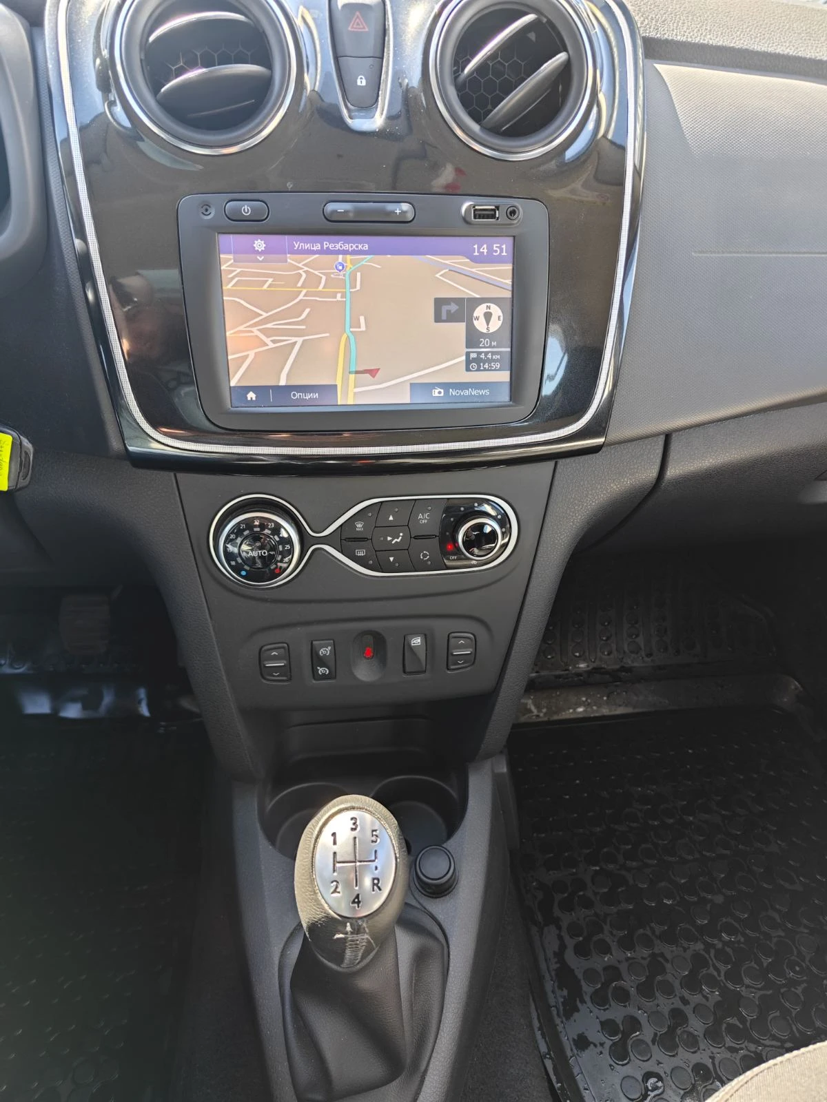 Dacia Sandero 1.5blueDCi/95k.c./Stepway, снимка 15 - Автомобили и джипове - 54136604