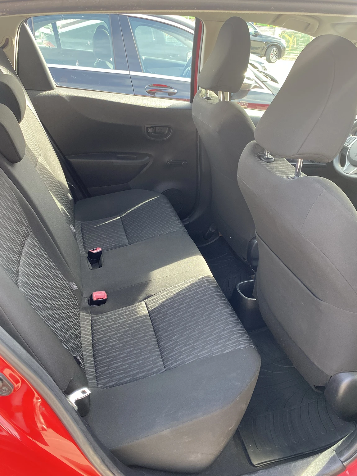 Toyota Yaris, снимка 16 - Автомобили и джипове - 54230051