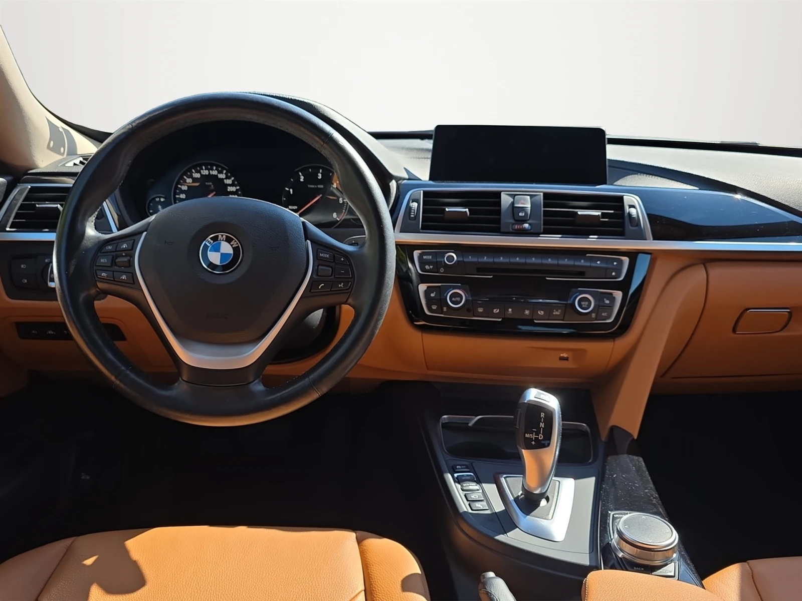 BMW 320 xDrive, снимка 7 - Автомобили и джипове - 54425010