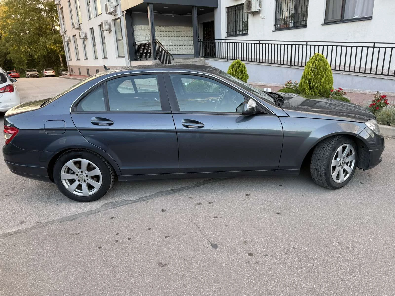 Mercedes-Benz C 220 W204, снимка 3 - Автомобили и джипове - 54701835