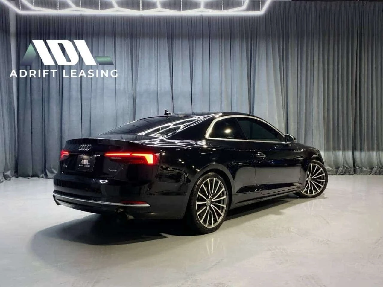 Audi A5 * Technik 45 TFSI quattro * CARFAX * ЦЕНА ДО БГ, снимка 4 - Автомобили и джипове - 54894371
