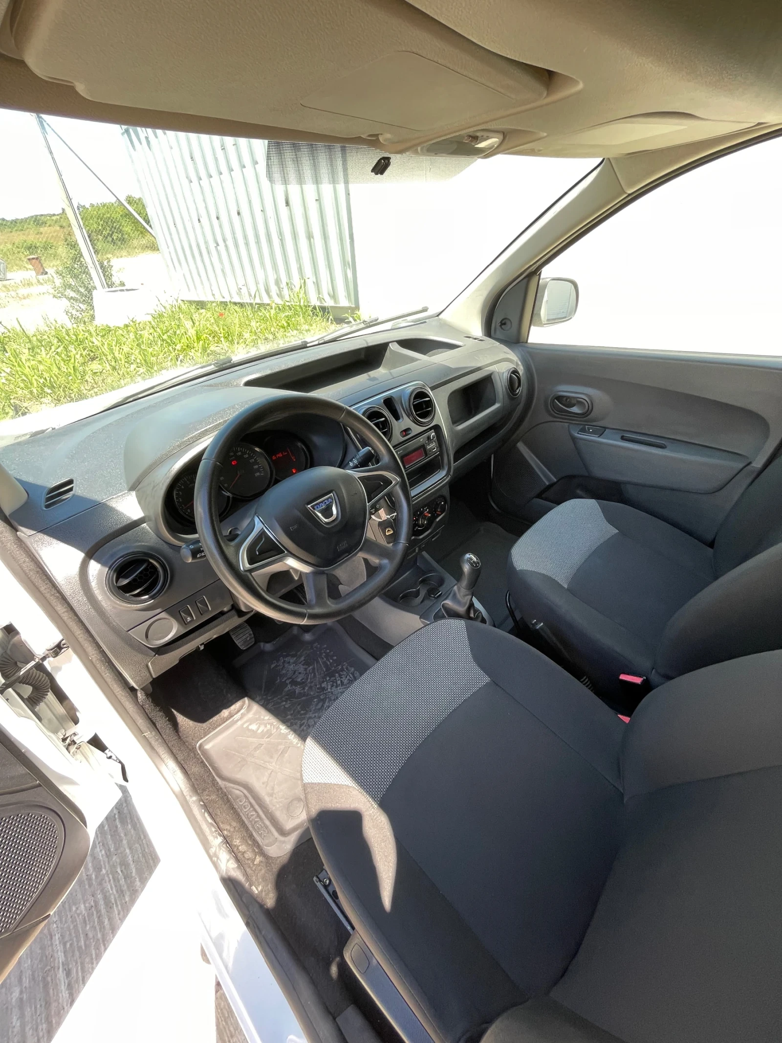 Dacia Dokker 1.6i-102к.с, снимка 12 - Автомобили и джипове - 54971614