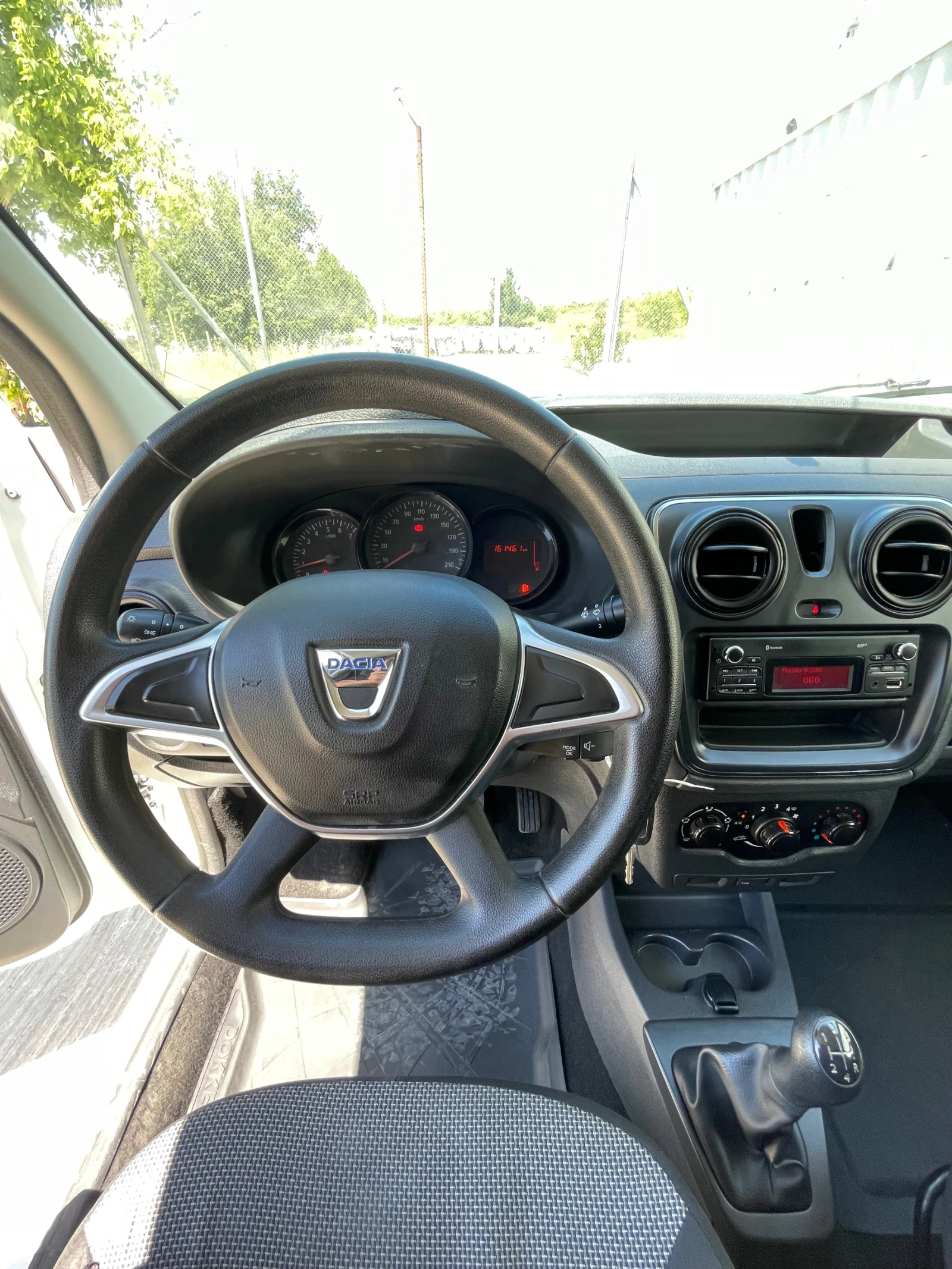 Dacia Dokker 1.6i-102к.с, снимка 13 - Автомобили и джипове - 54971614