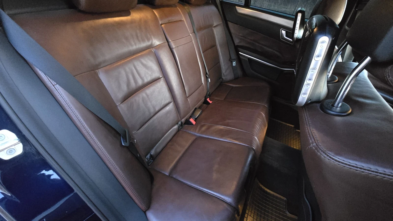 Mercedes-Benz E 350 9g tronic, пружинно окачване , снимка 9 - Автомобили и джипове - 54981657