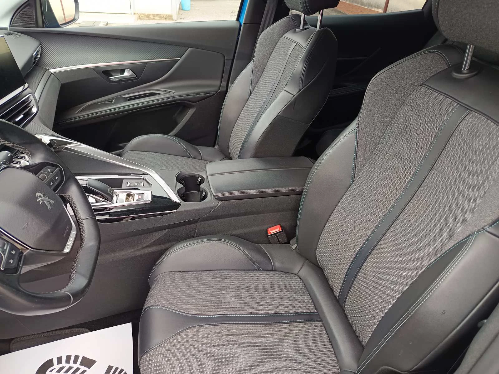 Peugeot 3008 AVTOMAT ALLURE  i-Cockpit 2022г., снимка 9 - Автомобили и джипове - 55211476