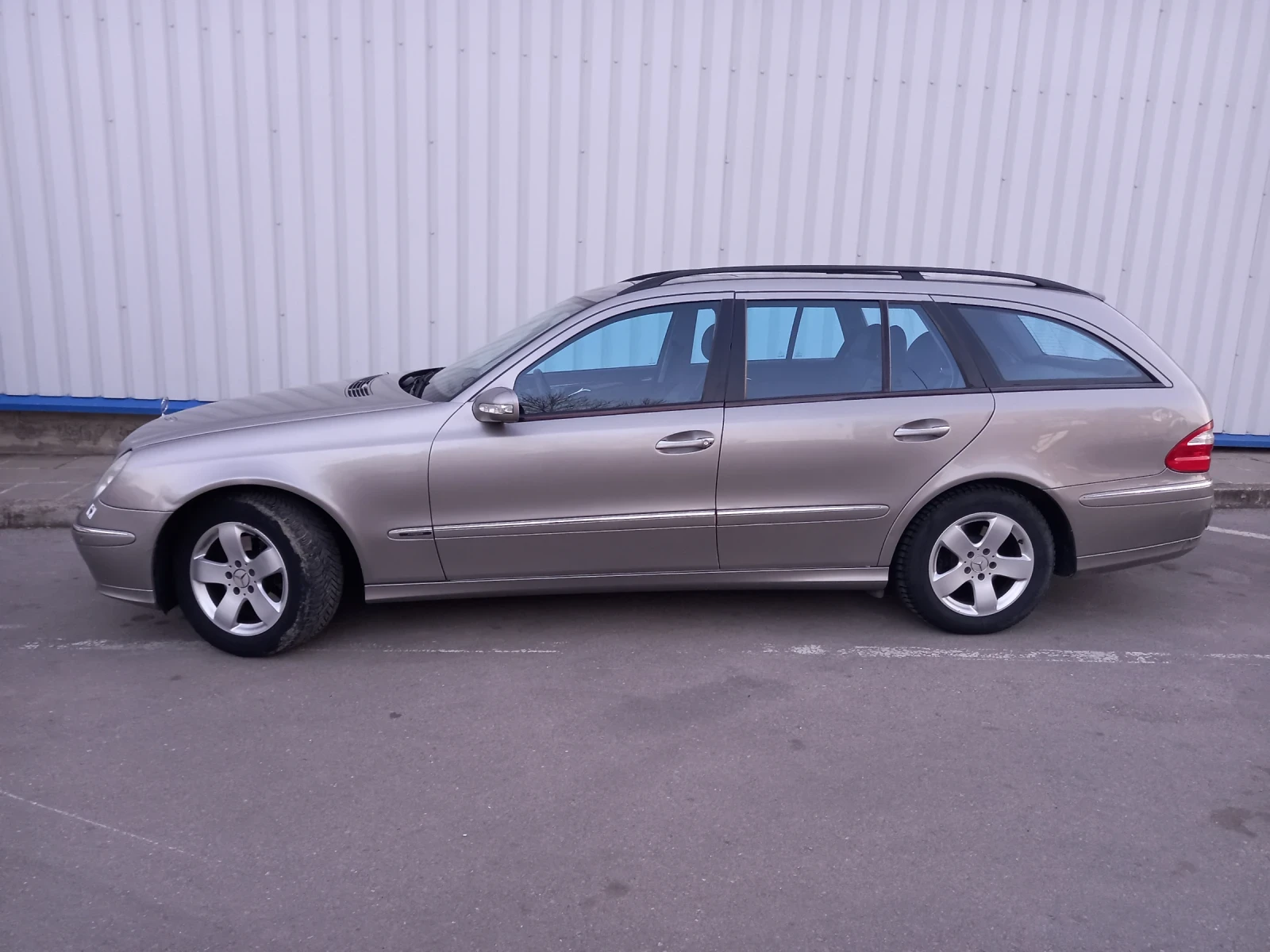 Mercedes-Benz E 320, снимка 3 - Автомобили и джипове - 55502268
