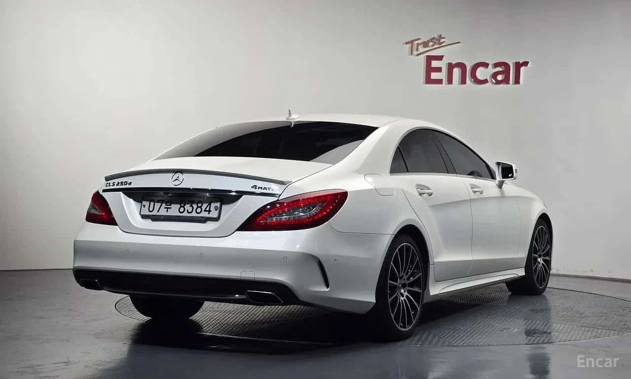 Mercedes-Benz CLS 250 d 4MATIC AMG Line * 360 * ДВА КЛЮЧА, снимка 2 - Автомобили и джипове - 55559304