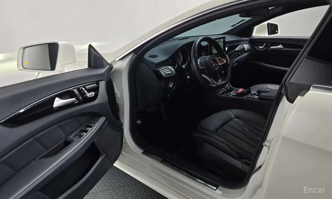 Mercedes-Benz CLS 250 d 4MATIC AMG Line * 360 * ДВА КЛЮЧА, снимка 10 - Автомобили и джипове - 55559304