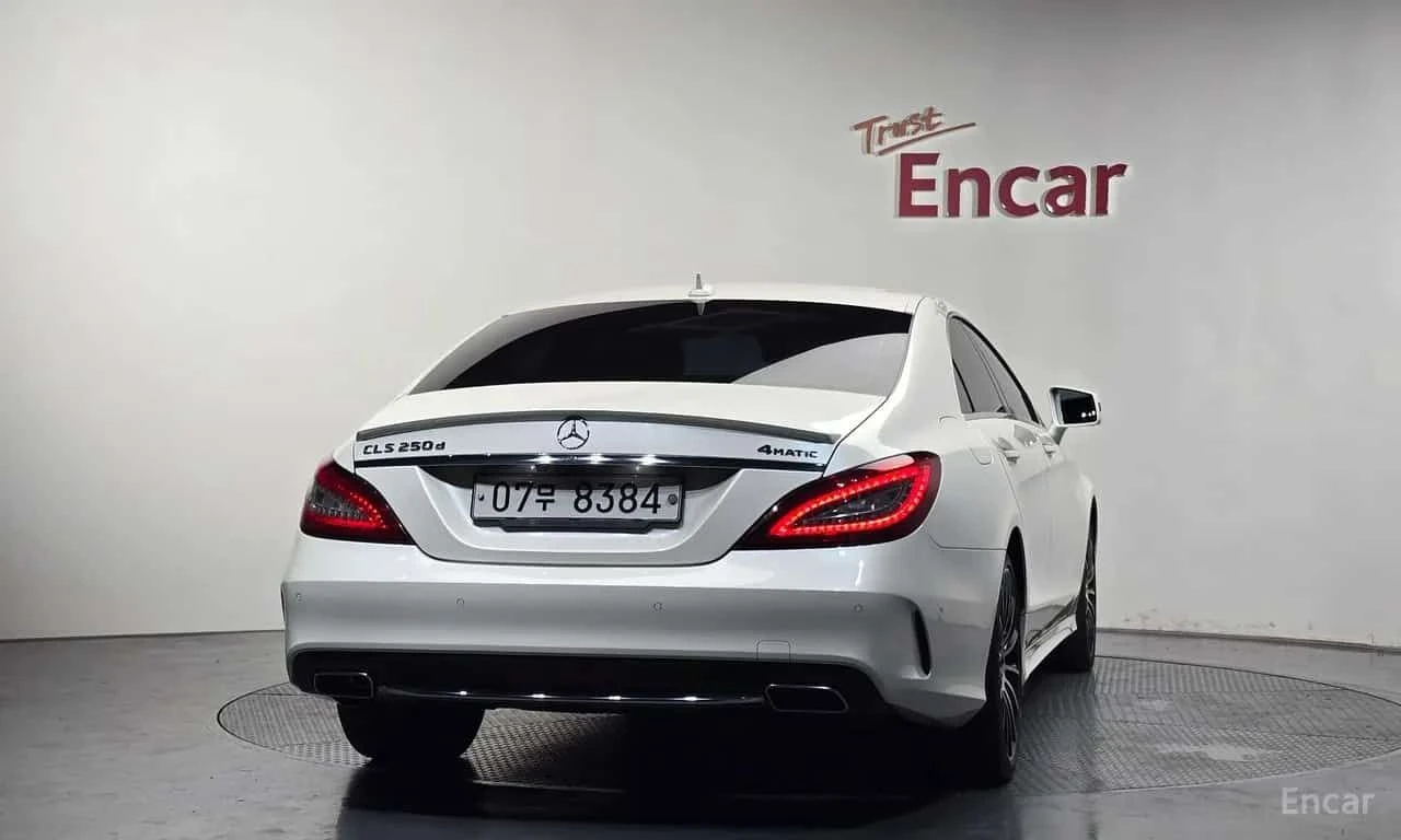 Mercedes-Benz CLS 250 d 4MATIC AMG Line * 360 * ДВА КЛЮЧА, снимка 4 - Автомобили и джипове - 55559304