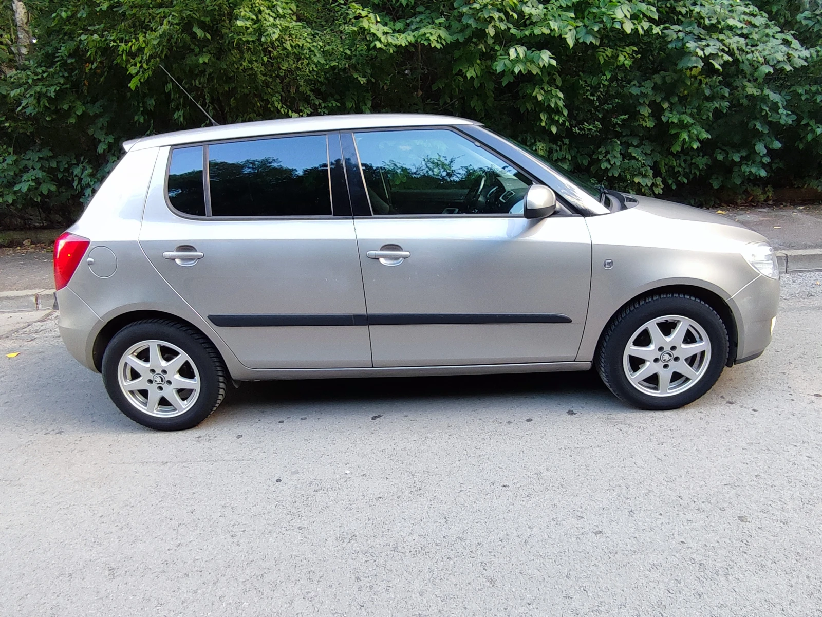 Skoda Fabia 1.6i, снимка 3 - Автомобили и джипове - 55608062