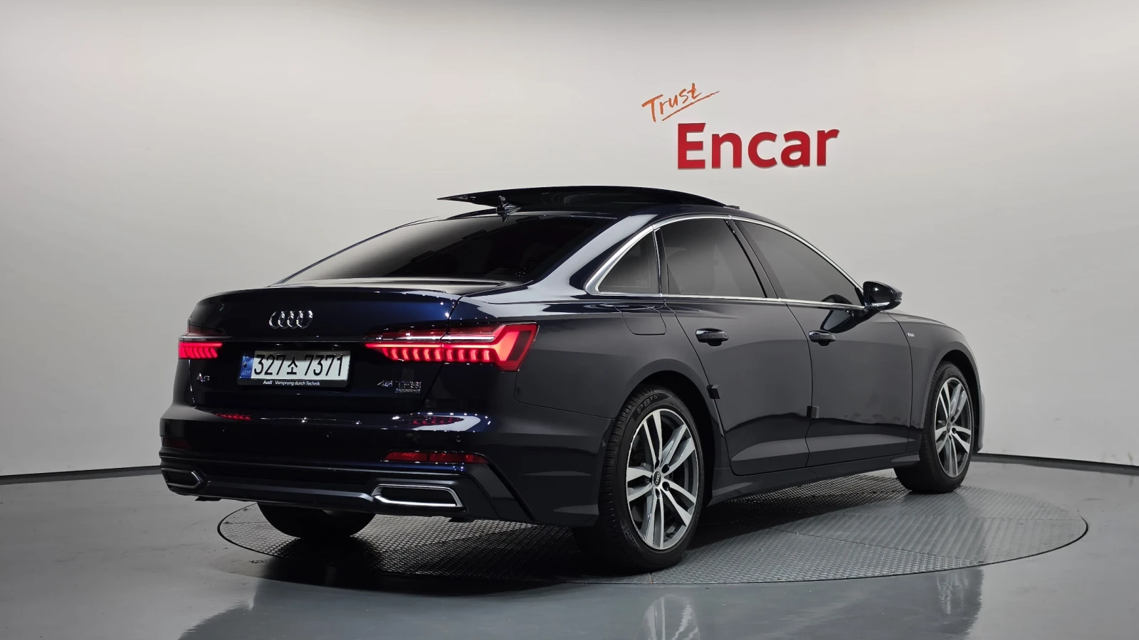 Audi A6 45 TFSI quattro* BLIND SPOT* HUD* 360* КРАЙНА ЦЕНА, снимка 2 - Автомобили и джипове - 55983994