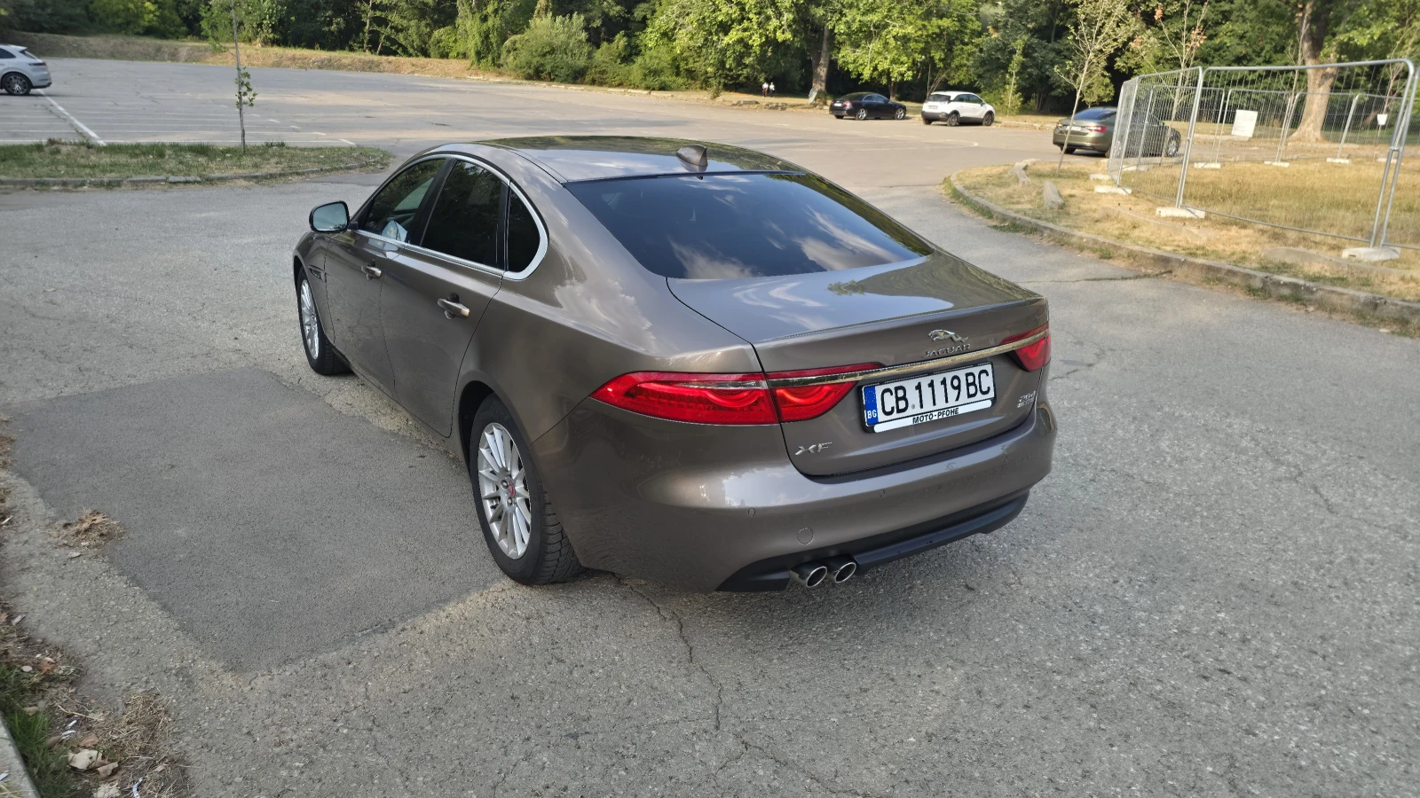 Jaguar Xf 2.0D 4x4, снимка 4 - Автомобили и джипове - 56075893