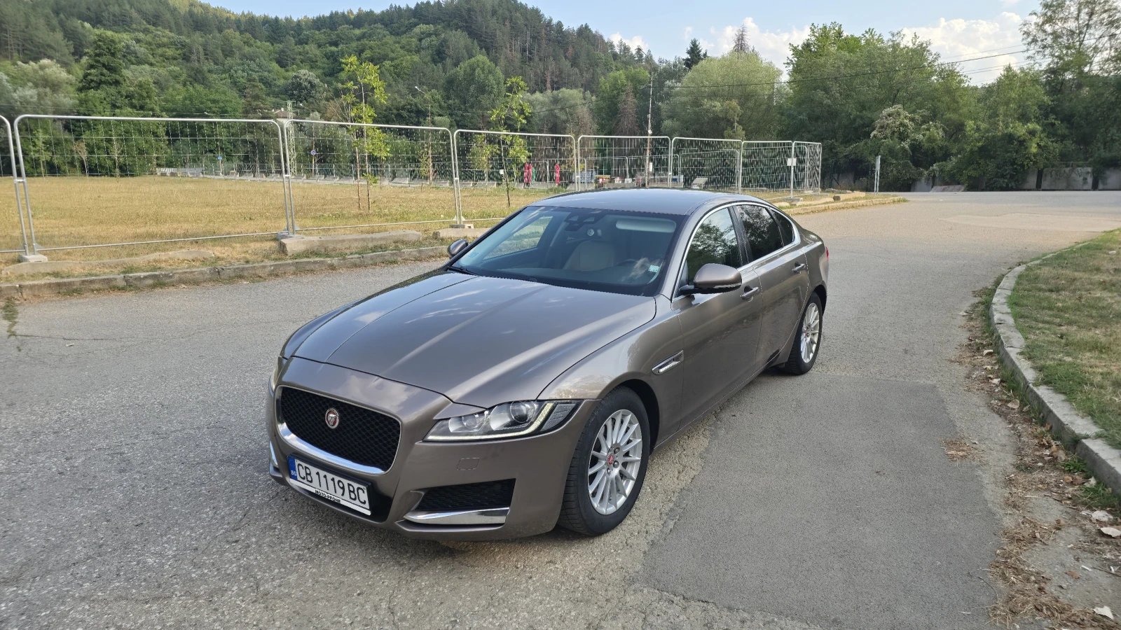 Jaguar Xf 2.0D 4x4, снимка 2 - Автомобили и джипове - 56075893