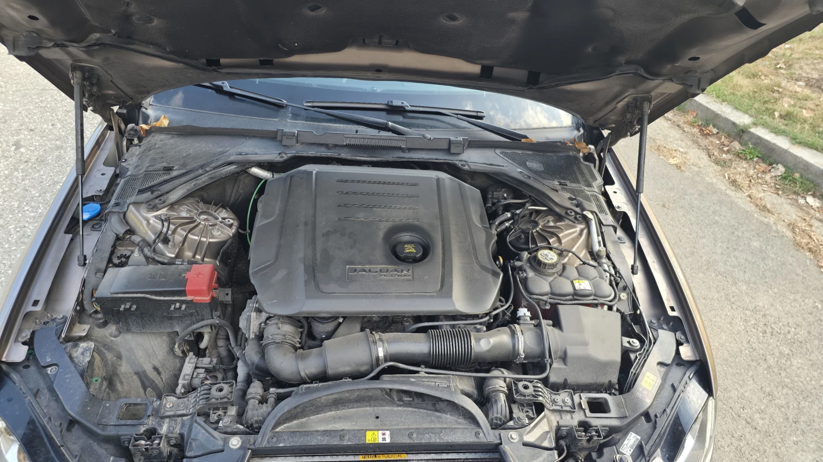Jaguar Xf 2.0D 4x4, снимка 16 - Автомобили и джипове - 56075893