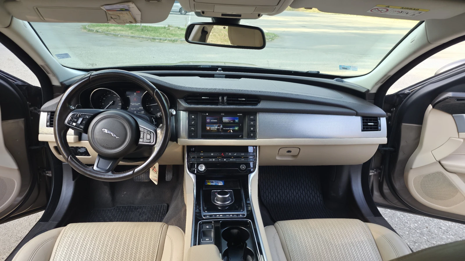 Jaguar Xf 2.0D 4x4, снимка 11 - Автомобили и джипове - 56075893
