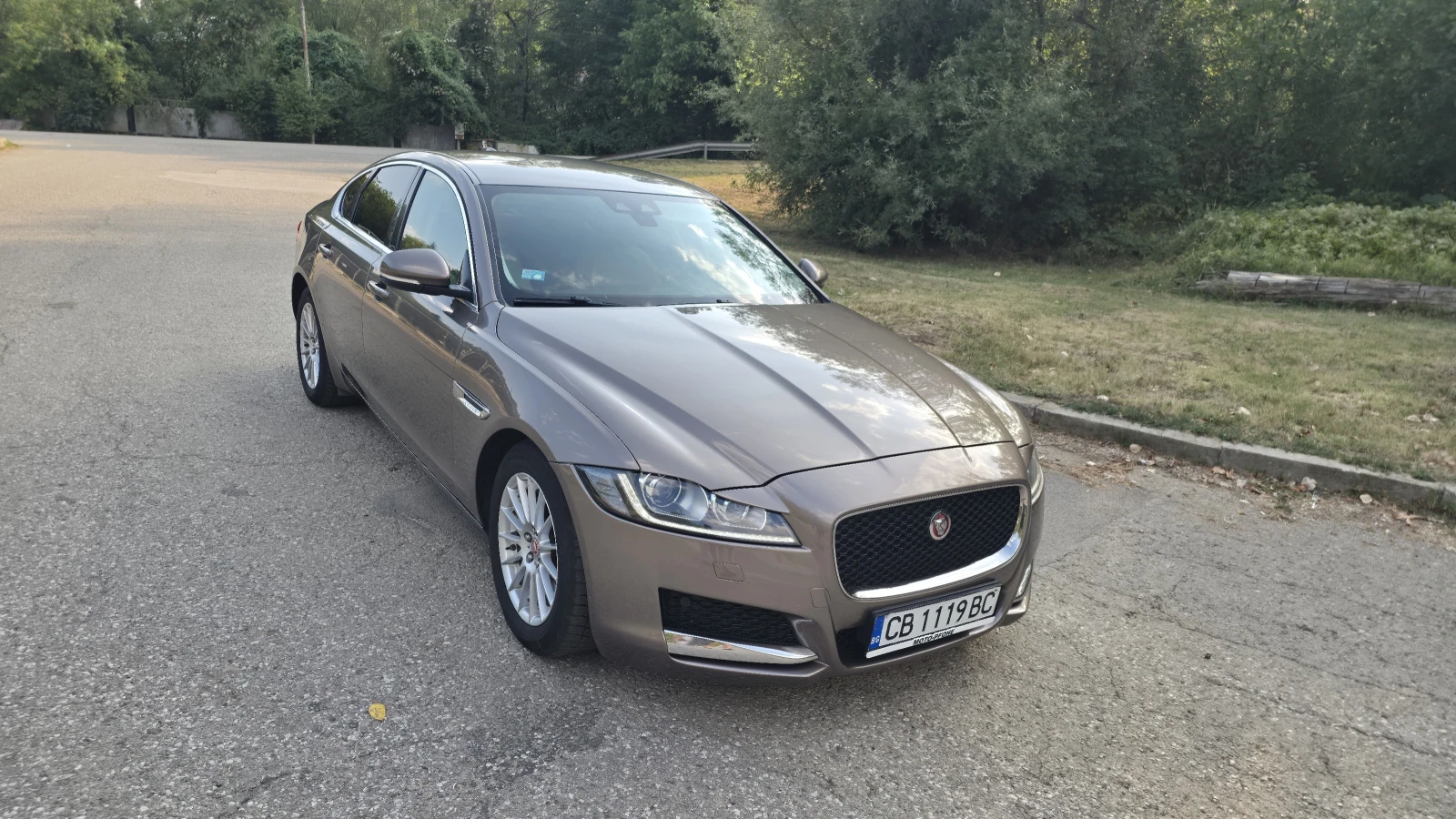Jaguar Xf 2.0D 4x4, снимка 8 - Автомобили и джипове - 56075893