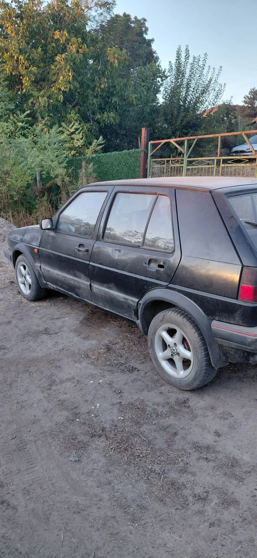 VW Golf 1.6 i, снимка 2 - Автомобили и джипове - 56363973