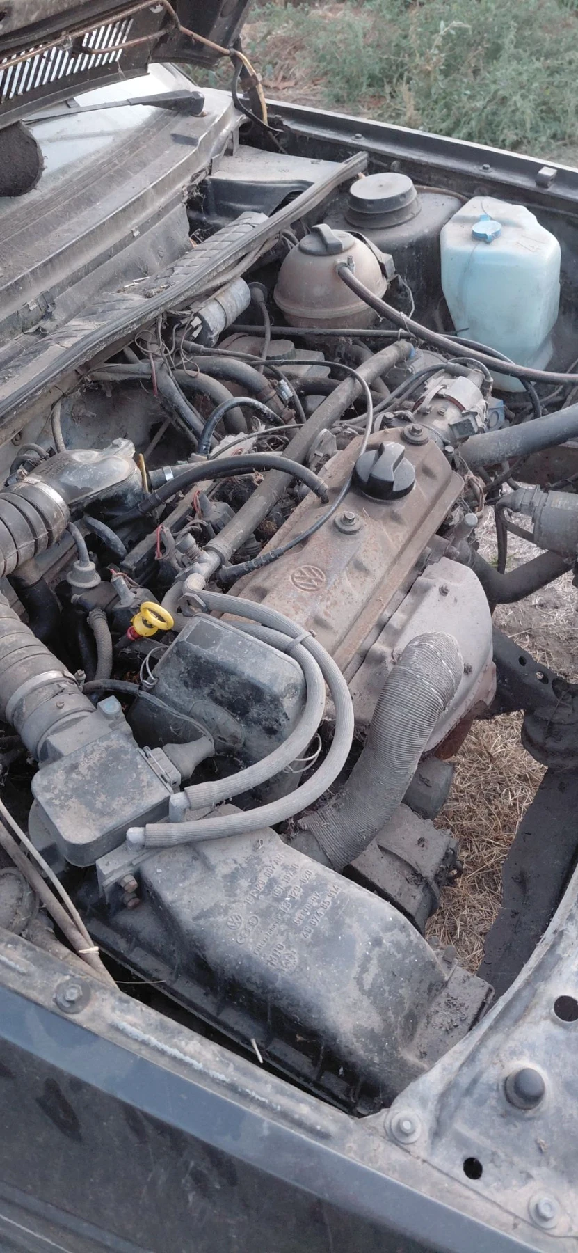 VW Golf 1.6 i, снимка 11 - Автомобили и джипове - 56363973